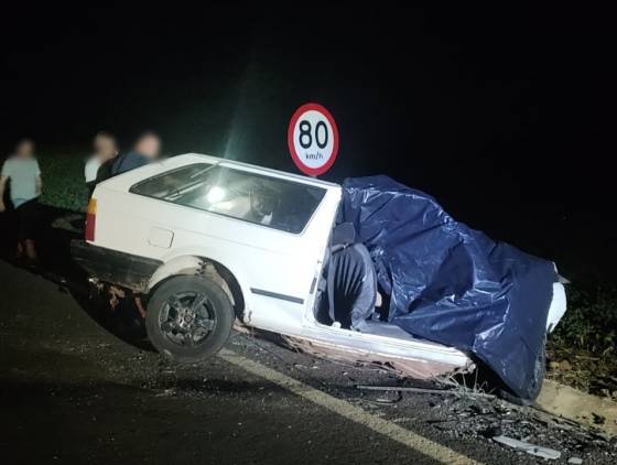 Duas pessoas morrem em violenta colisão entre Parati e Corolla na PR-281 em Capanema