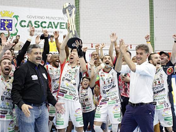 Cascavel Futsal é eleito o quarto melhor clube do mundo; Cassiano e Deko estão entre os mais votados