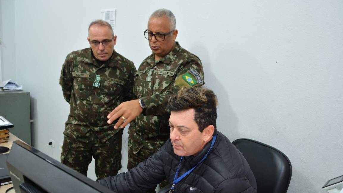Junta Militar de Corbélia recebe visita de orientação técnica do 15º Batalhão Logístico