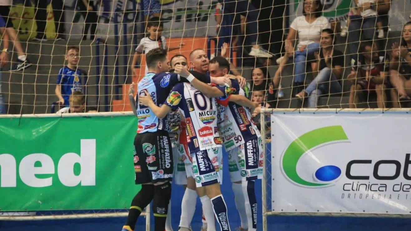 Cascavel Futsal vence clássico contra Umuarama, fora de casa