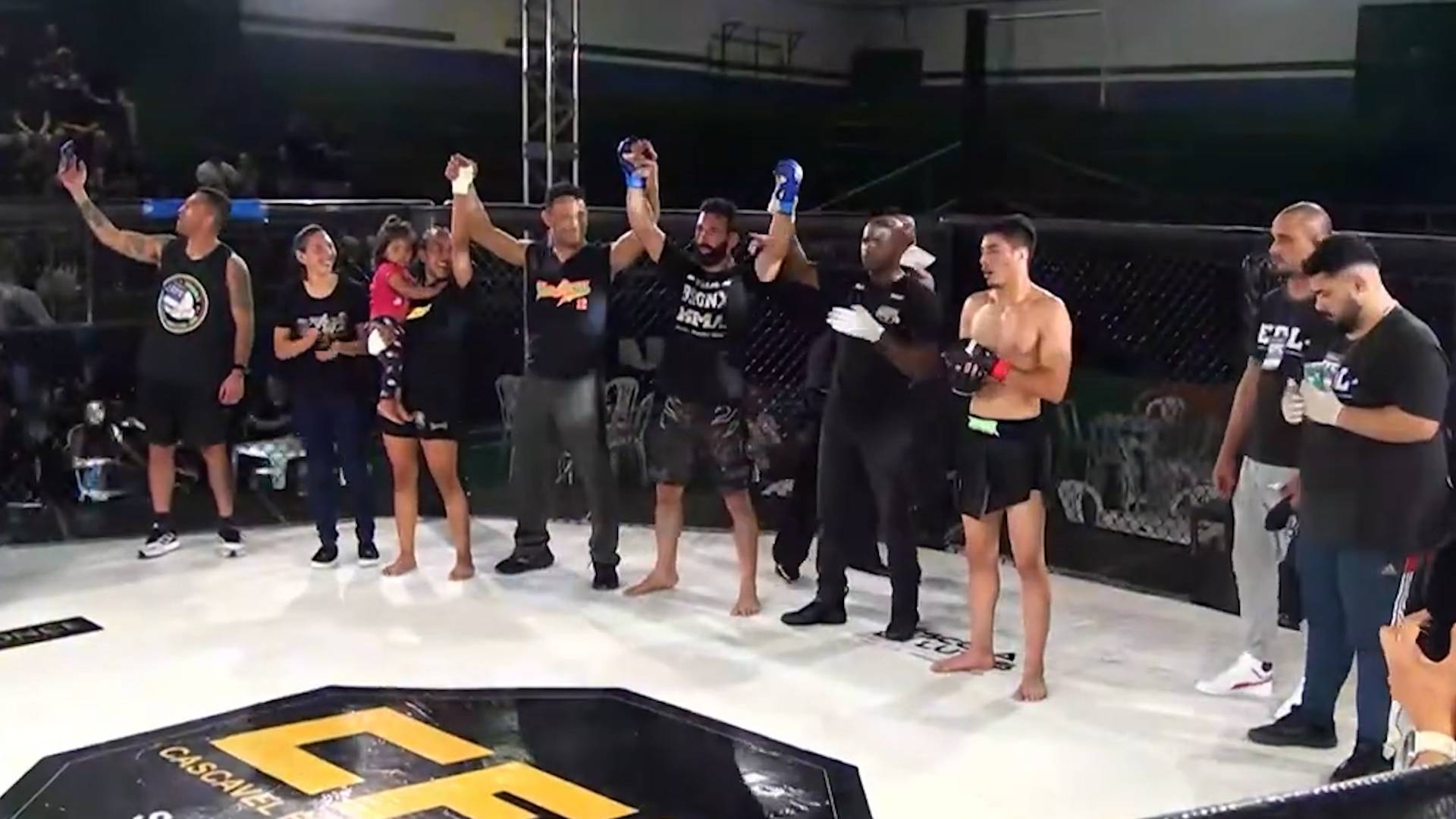 Márcio do Santos, o "Mão de Pedra", vence Josinei Martins em duelo intenso no CFC