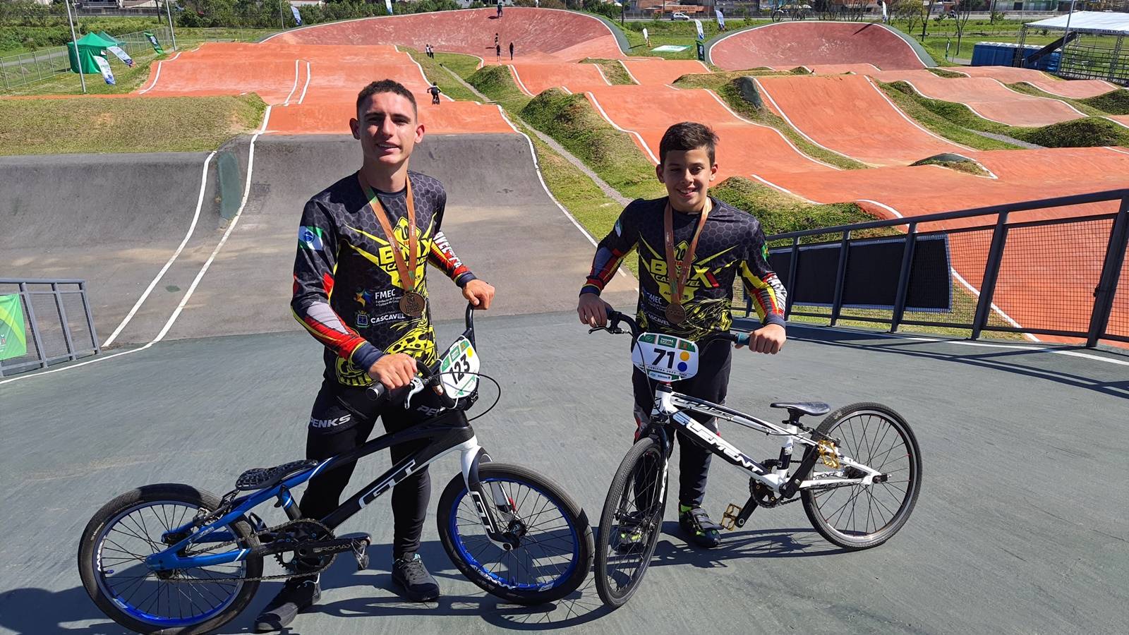 Atletas de Bicicross de Cascavel conquistam posições de destaque em prova internacional