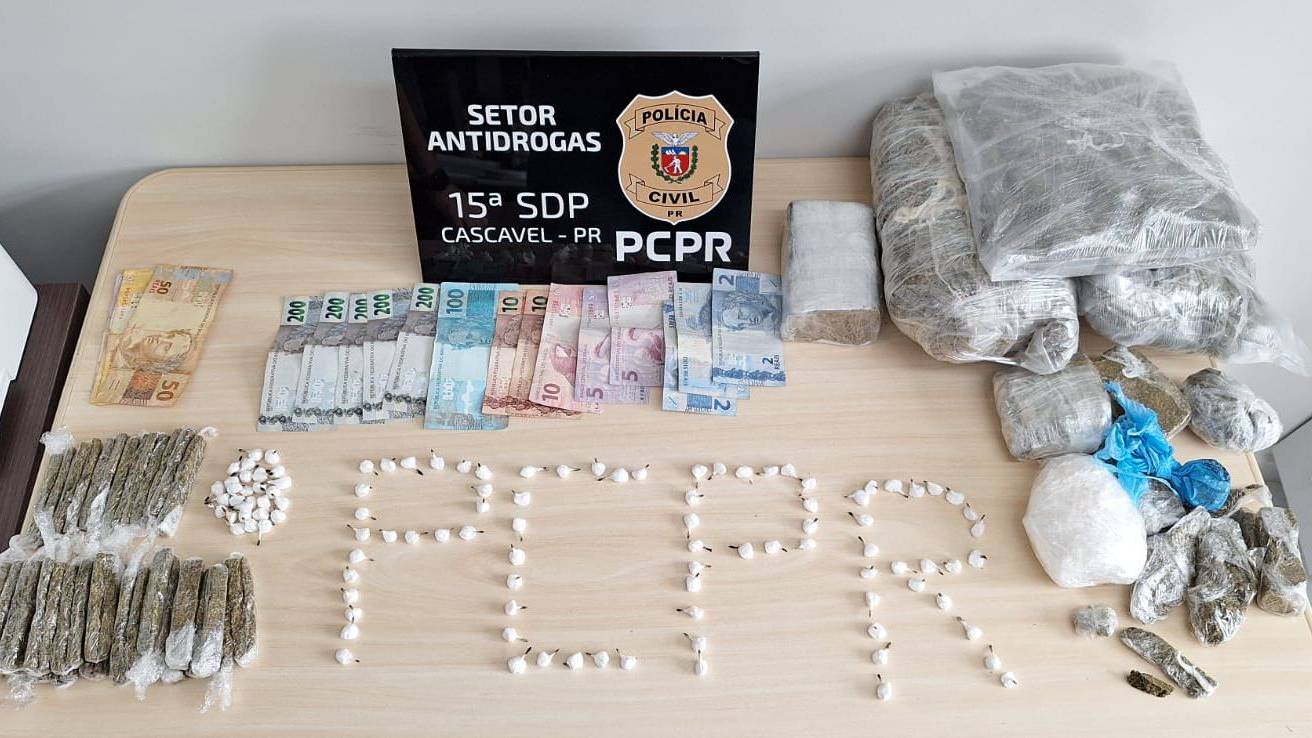 Polícia Civil desarticula ponto de tráfico de drogas em Cascavel e prende cinco