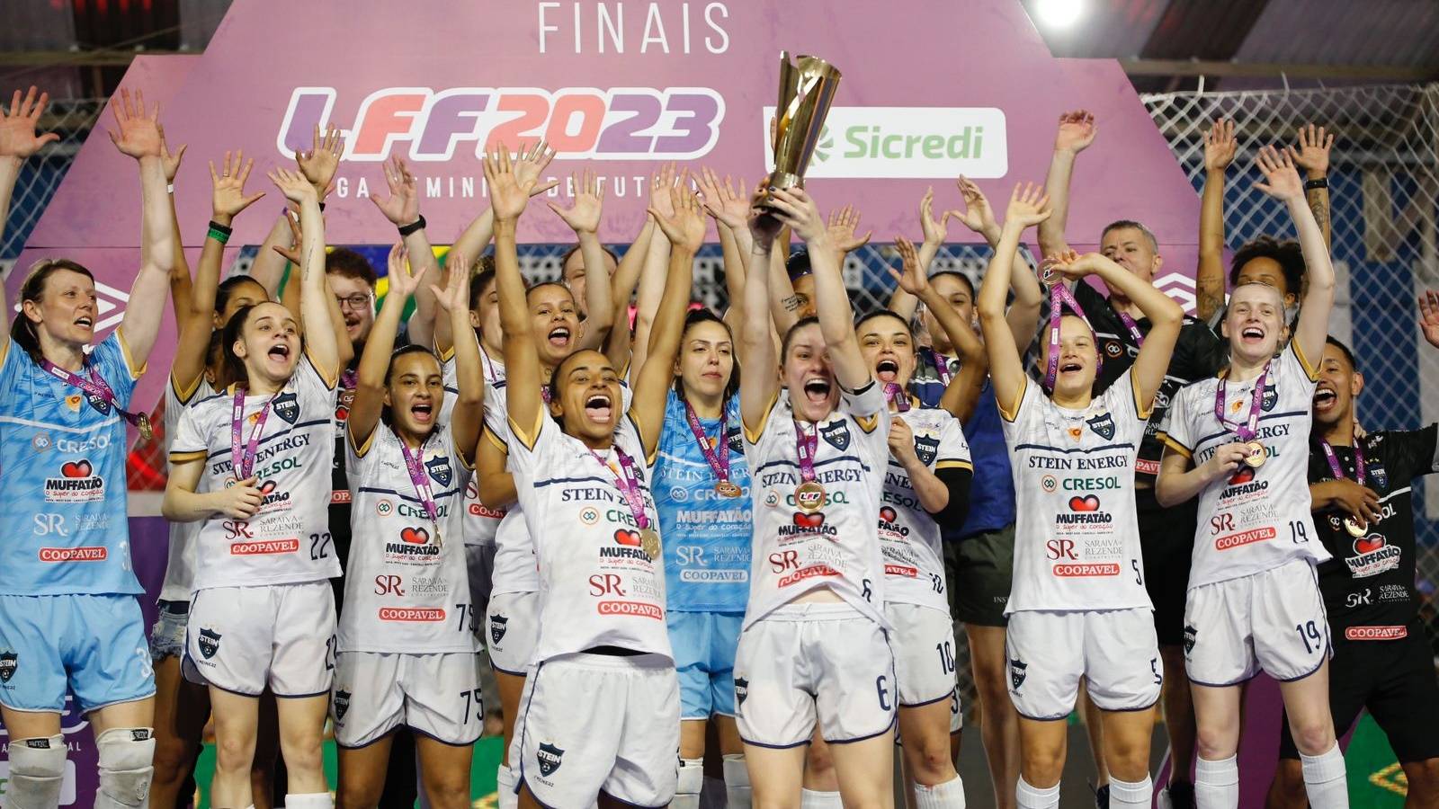 Stein Cascavel conquista bicampeonato da Liga Feminina de Futsal com goleada sobre o Taboão