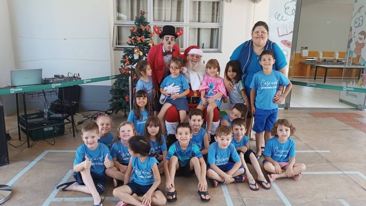 Magia do Natal invade as escolas de Cascavel com a Caravana do Noel