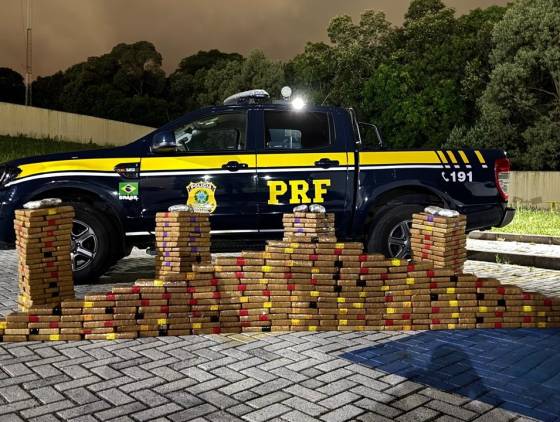 PRF apreende mais de 250 kg de drogas em perseguição na BR-476