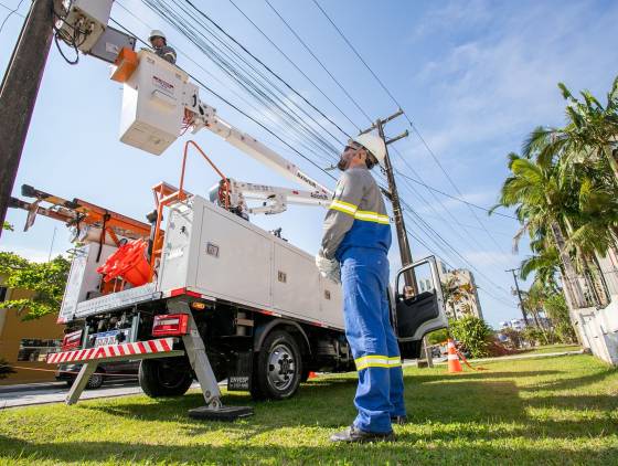 Copel reforça sistema elétrico do Litoral e balneários no Oeste e Noroeste para temporada