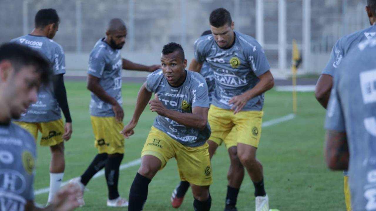 Cascavel defende a liderança do Paranaense contra o Azuriz