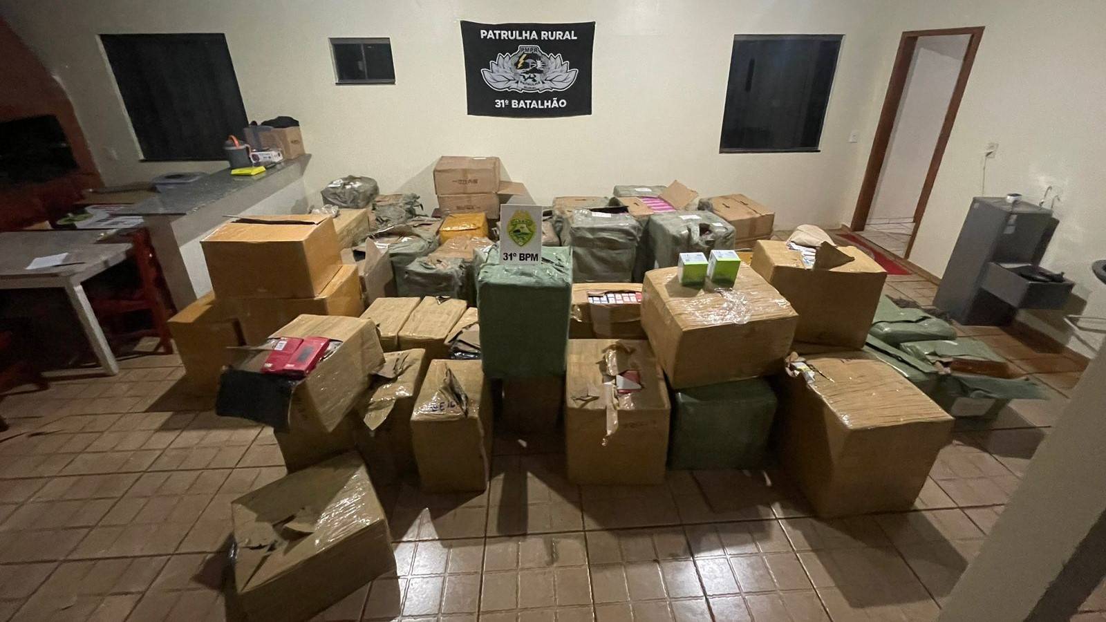 Patrulha Rural da Polícia Militar apreende grande quantidade de contrabando em Corbélia