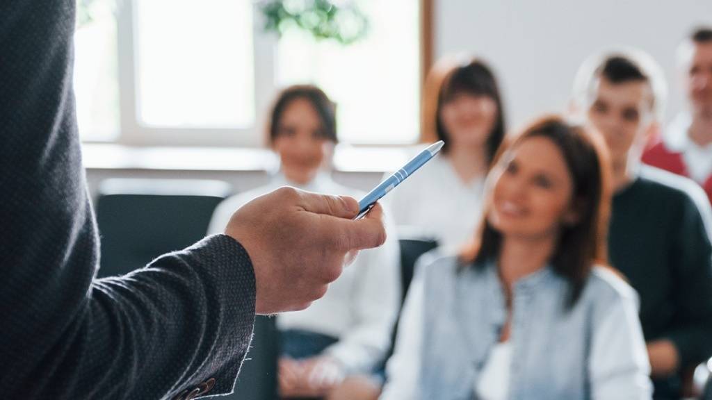 Tecnologia ajuda professores a se dedicarem 30% mais aos alunos