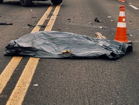 Motociclista morre após colisão frontal com caminhão na BR-277 em Céu Azul