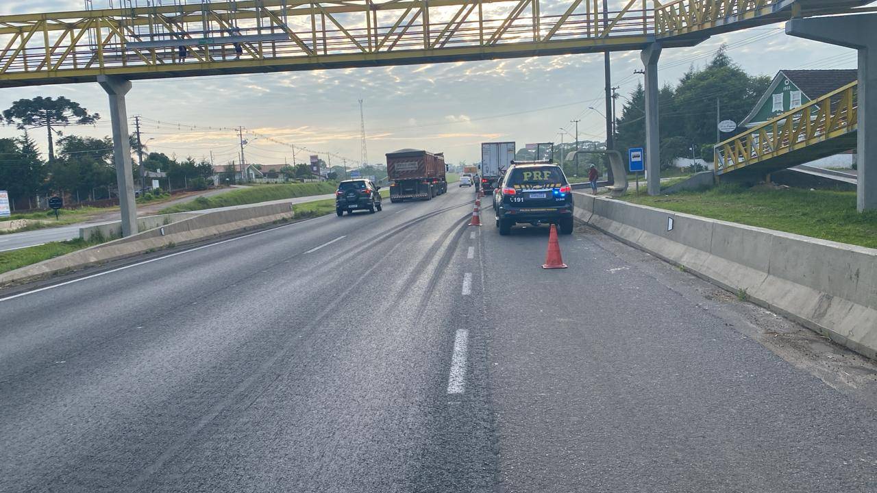 Pedestre é atropelado e fica gravemente ferido na BR-277 em Campo Largo