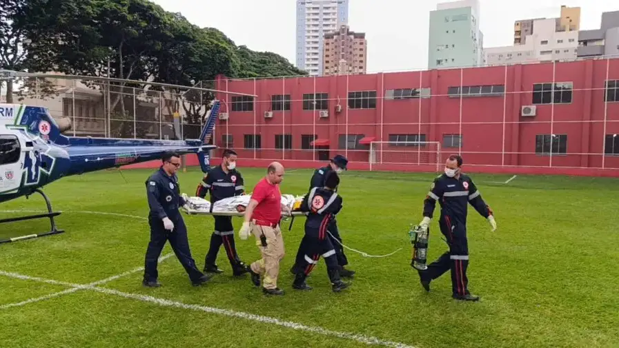 Trabalhador sofre grave acidente em oficina e é levado de helicóptero para Maringá