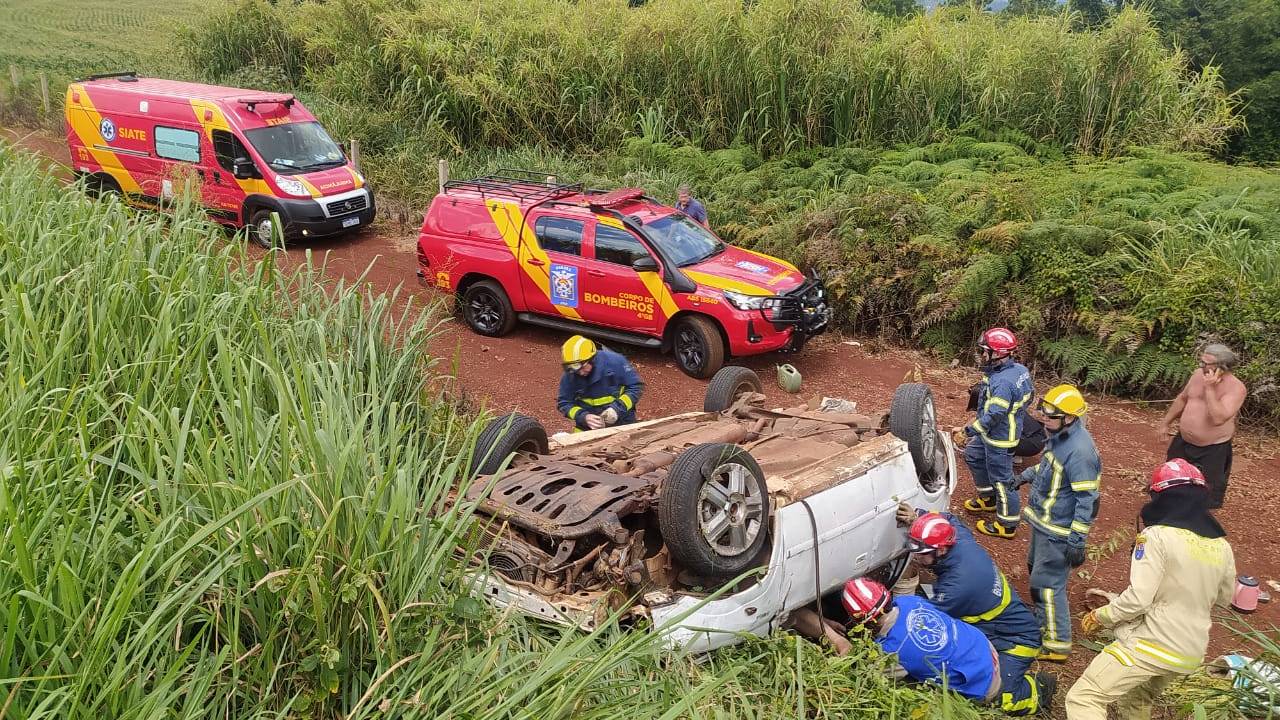 Casal fica ferida após capotamento na BR-163 em Santa Maria