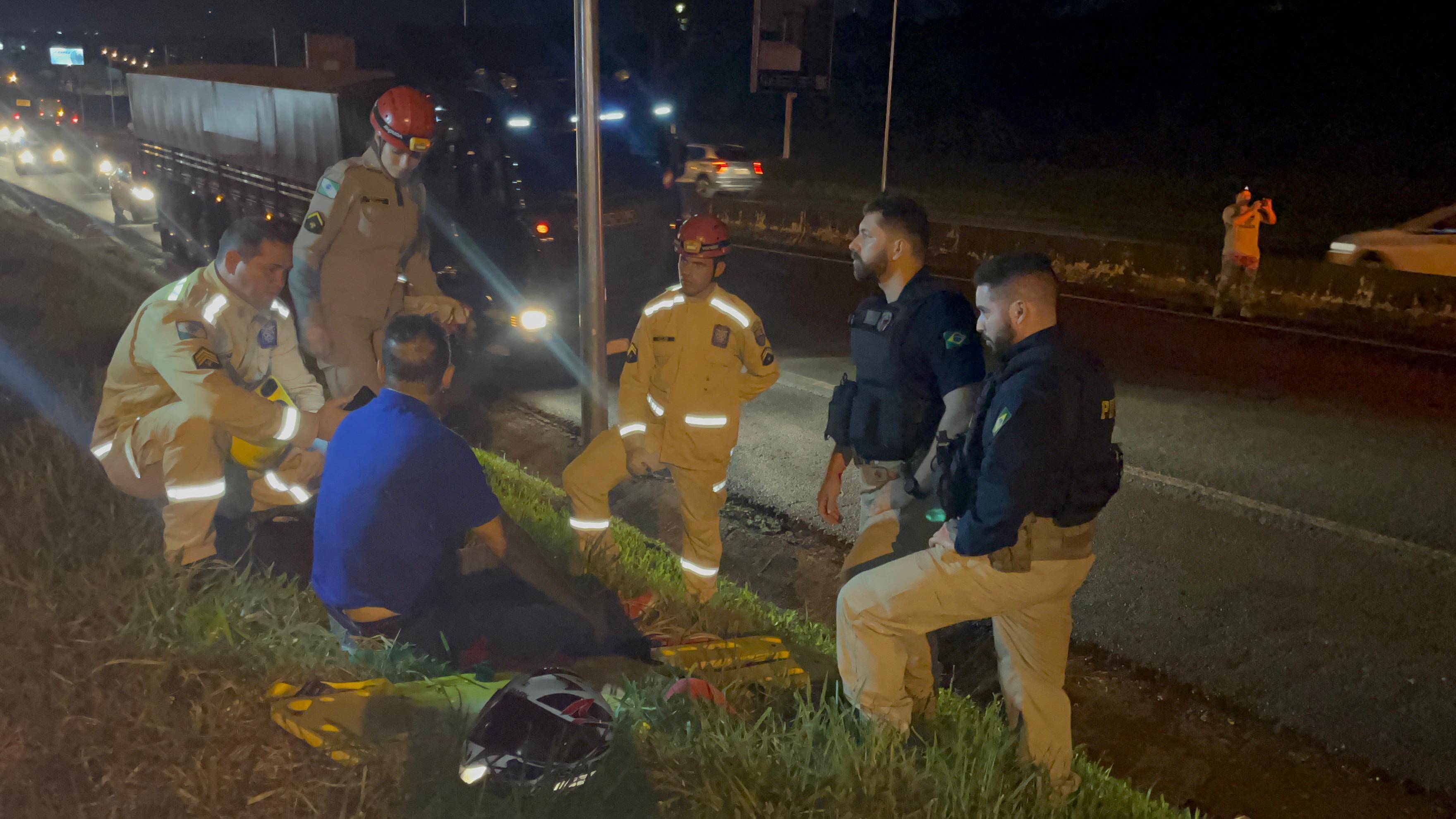 Pedestre é atropelado por moto na BR-277 em Foz do Iguaçu