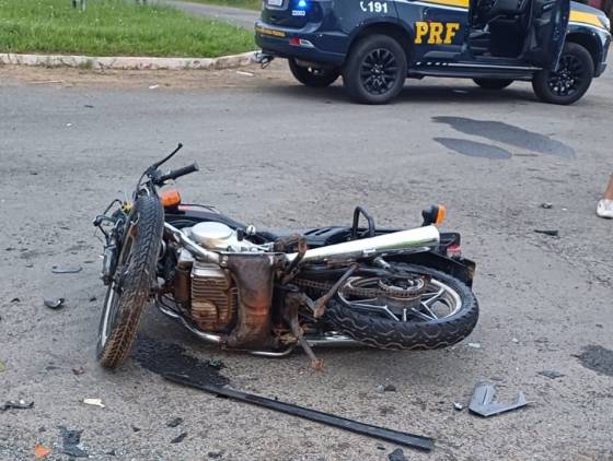 Colisão transversal na BR-373 em Imbituva, deixa motociclista gravemente ferido