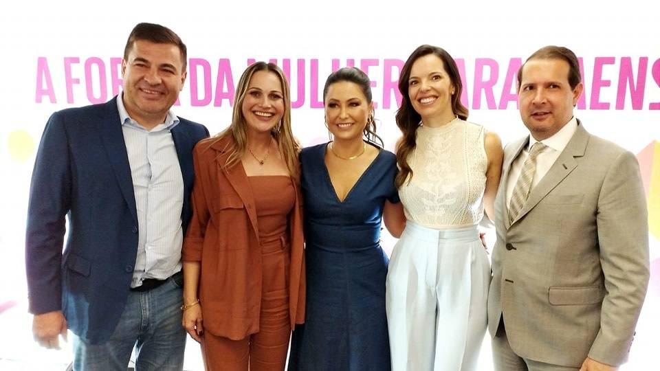Primeiras-damas do Paraná discutem políticas e ações sociais voltadas às mulheres