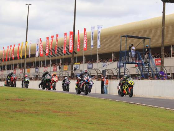 Vitória de Gandola na GP1000 no MOTO1000GP em Cascavel