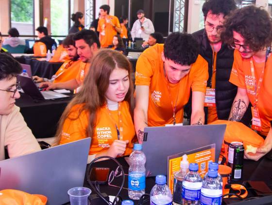 Universitários apresentam soluções inovadoras no Hackathon Copel 2024