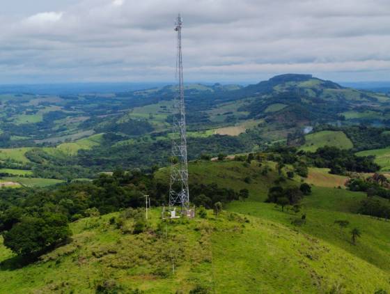 Com instalação de 100 novas torres, Paraná avança com conectividade em áreas rurais