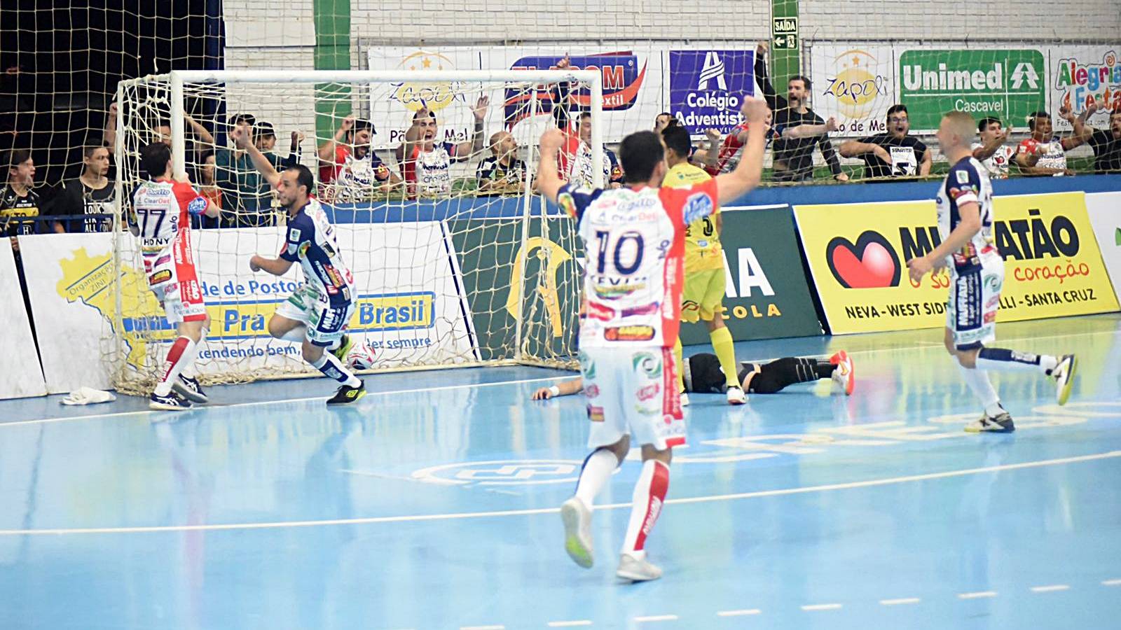 Cascavel Futsal encara Foz em clássico pela Liga Nacional