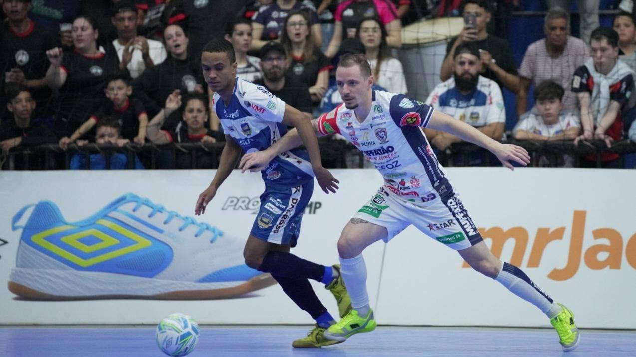 Cascavel Futsal vence Pato e entra no G4 da Liga Nacional de Futsal