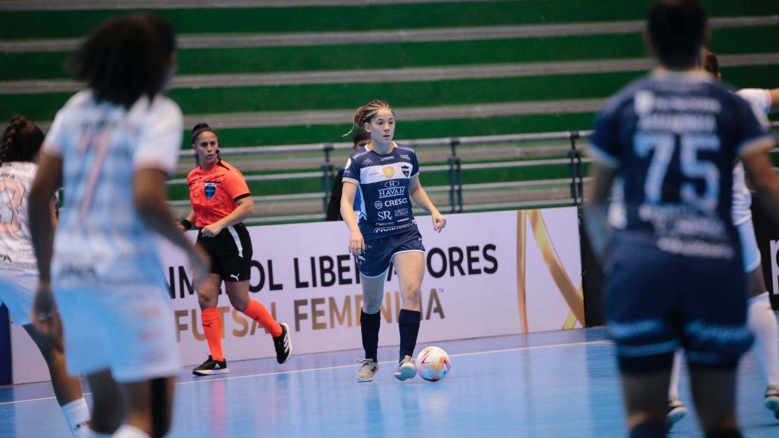 Surto de intoxicação alimentar adia jogos da Libertadores Feminina de Futsal; Stein não é afetado