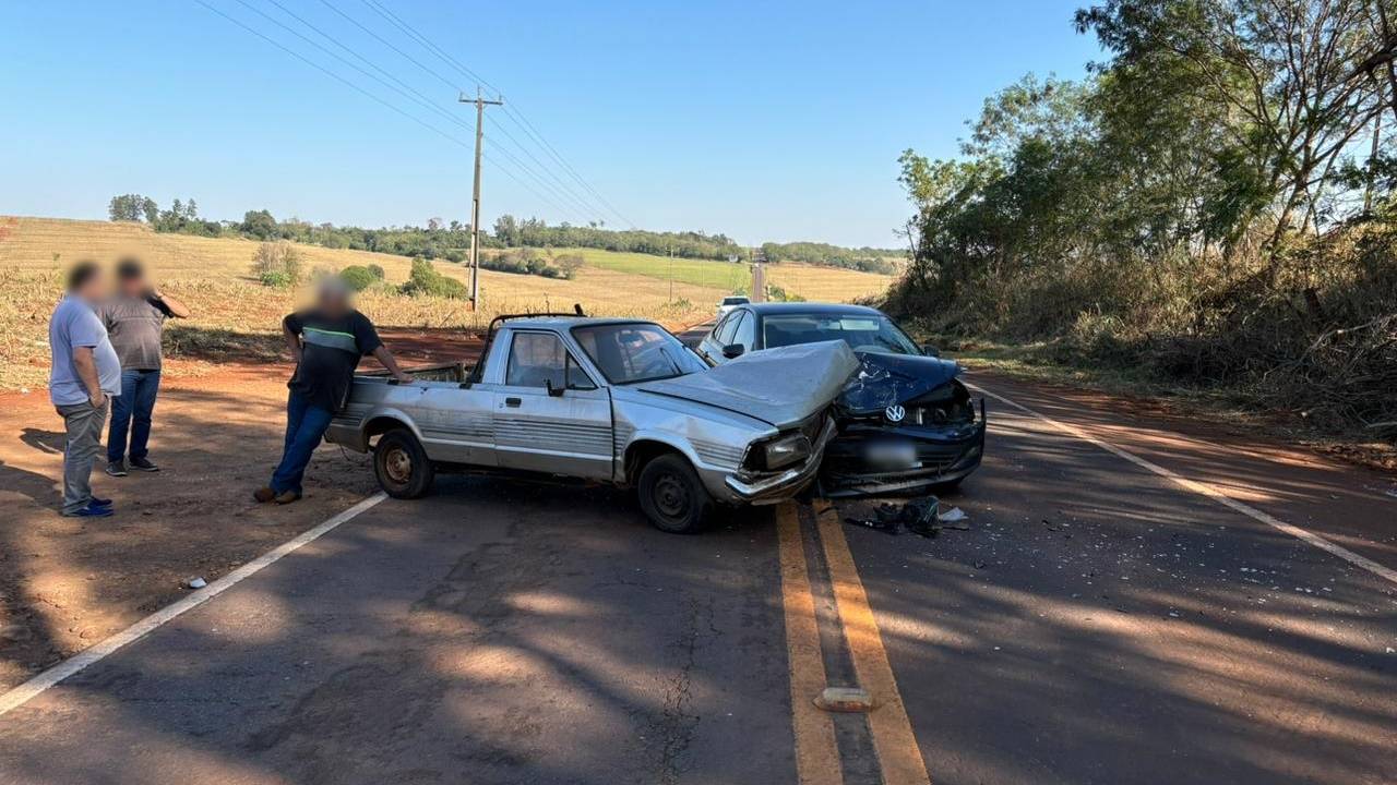 Idosa sofre ferimentos leves em acidente com carro de Cascavel na PR-239 em Jesuítas