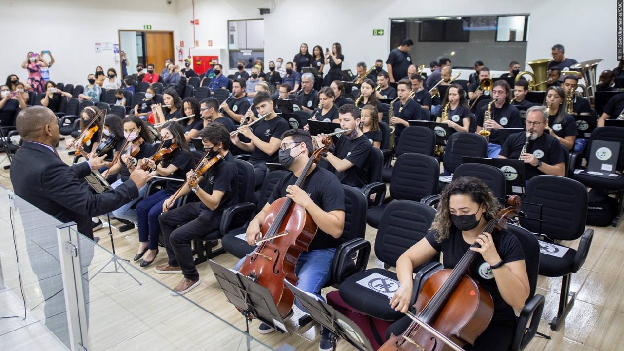 Cerimônia na Câmara rende homenagem à Banda Sinfônica Maestro Morales