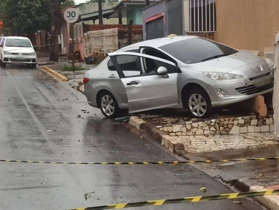 Homem é morto a tiros e mulher é baleada em emboscada no bairro Boa Esperança em Toledo