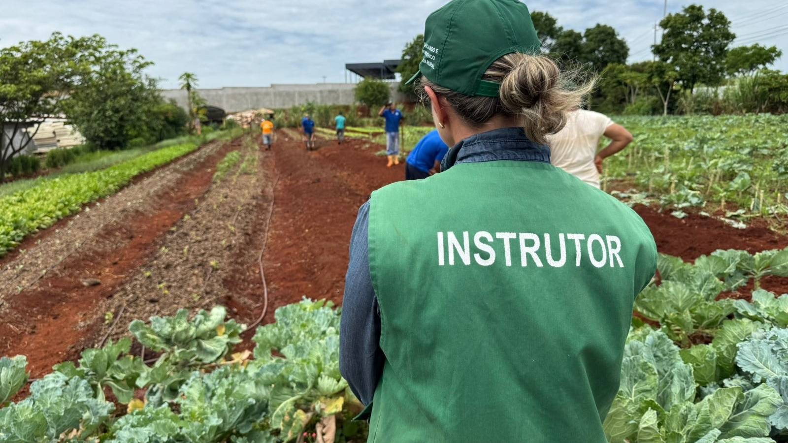 Pessoas privadas de liberdade participam de curso de planejamento de hortaliças em Cascavel