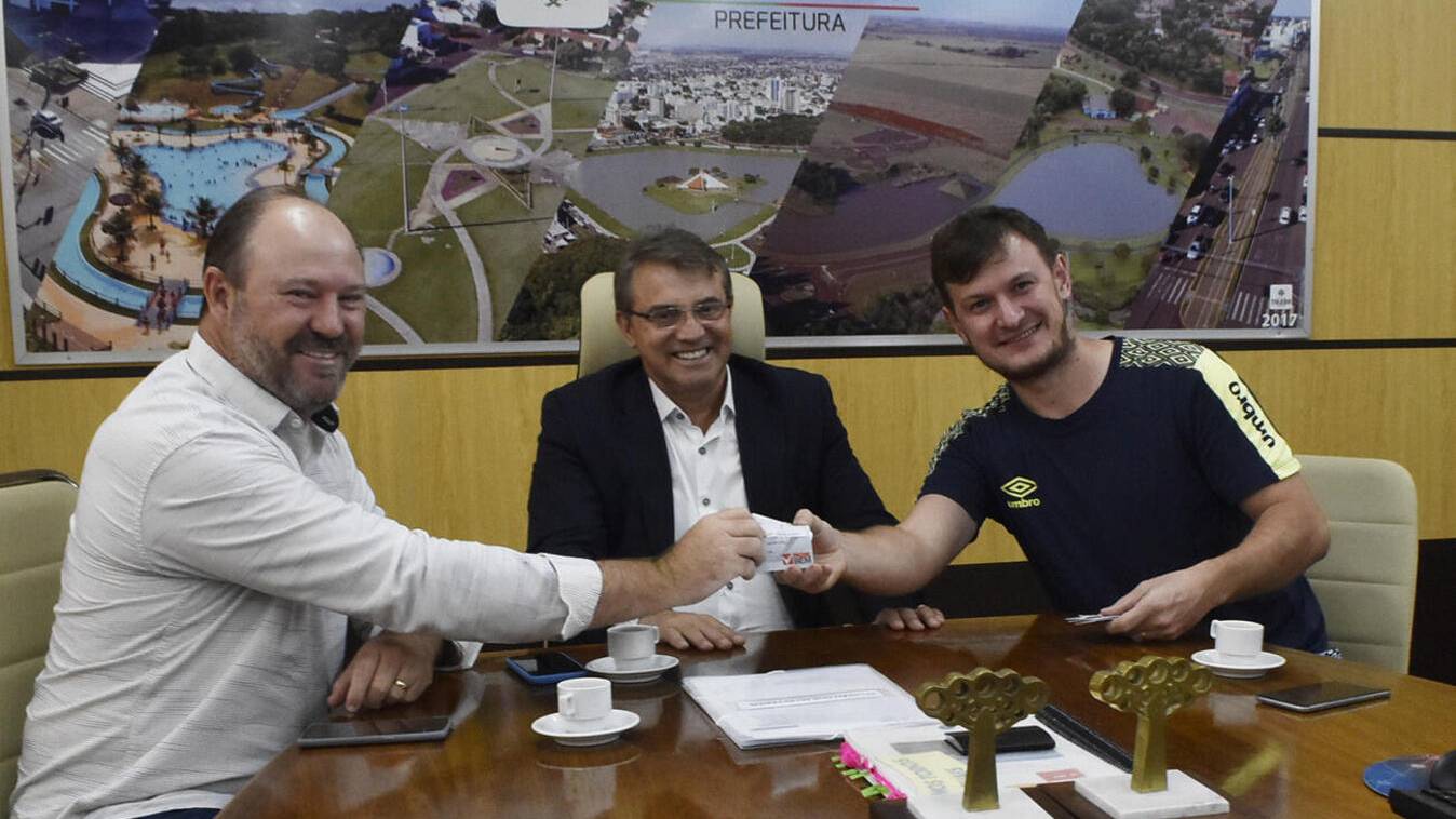 Toledo Futsal recebe o Passe Atleta como incentivo aos jogadores