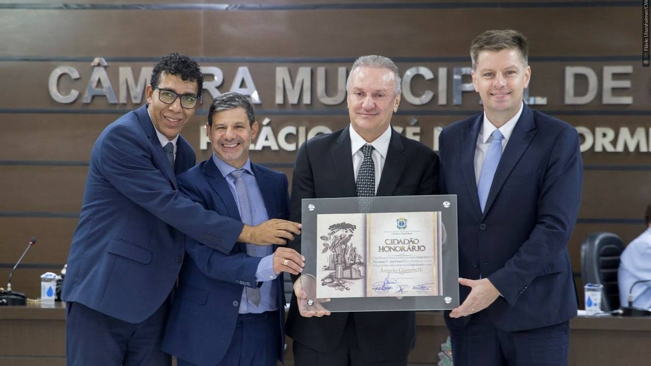 Automobilista Ângelo Giombelli se torna cidadão honorário de Cascavel