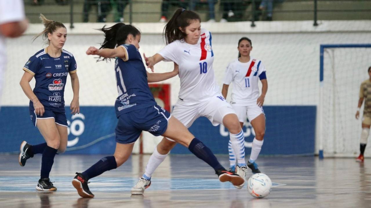 Stein Cascavel Futsal vence a Seleção Paraguaia jogando em Assunção