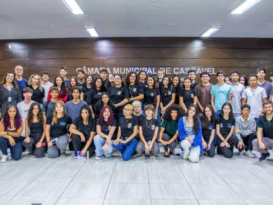 Alunos do 3º ano dos cursos técnicos do IFPR fazem visita e aprendem sobre a Câmara de Cascavel