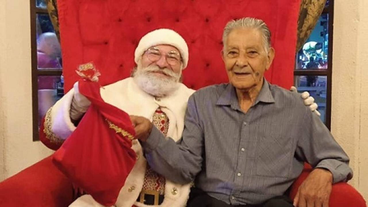 Papai Noel recepciona em Cascavel moradores de várias cidades