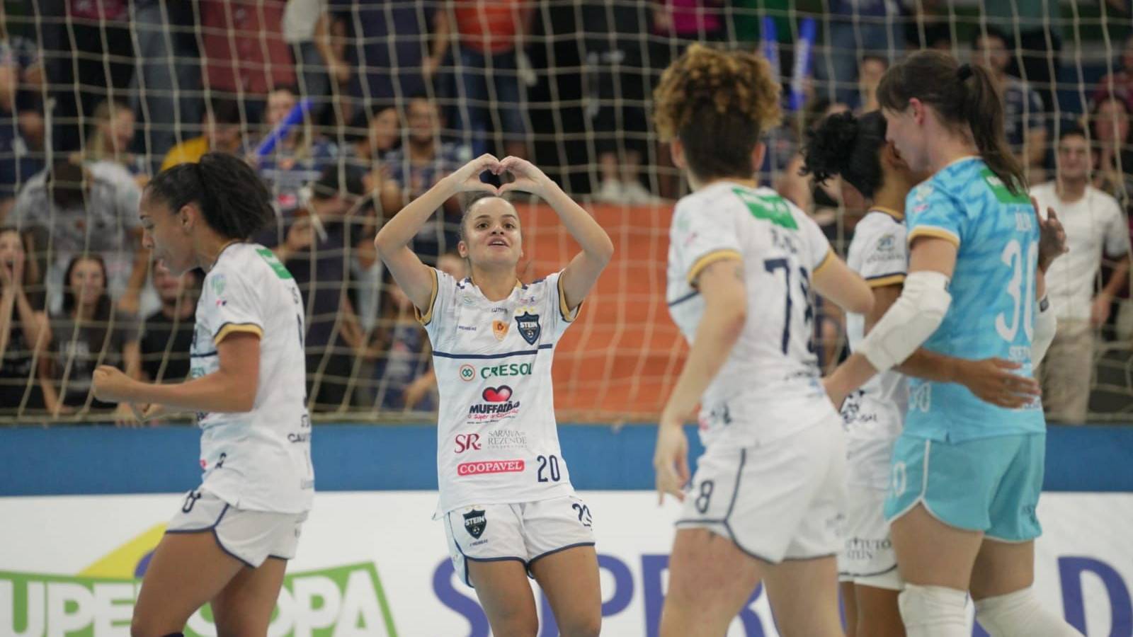 Stein Cascavel Futsal vence as Leoas da Serra e está na semifinal da Supercopa