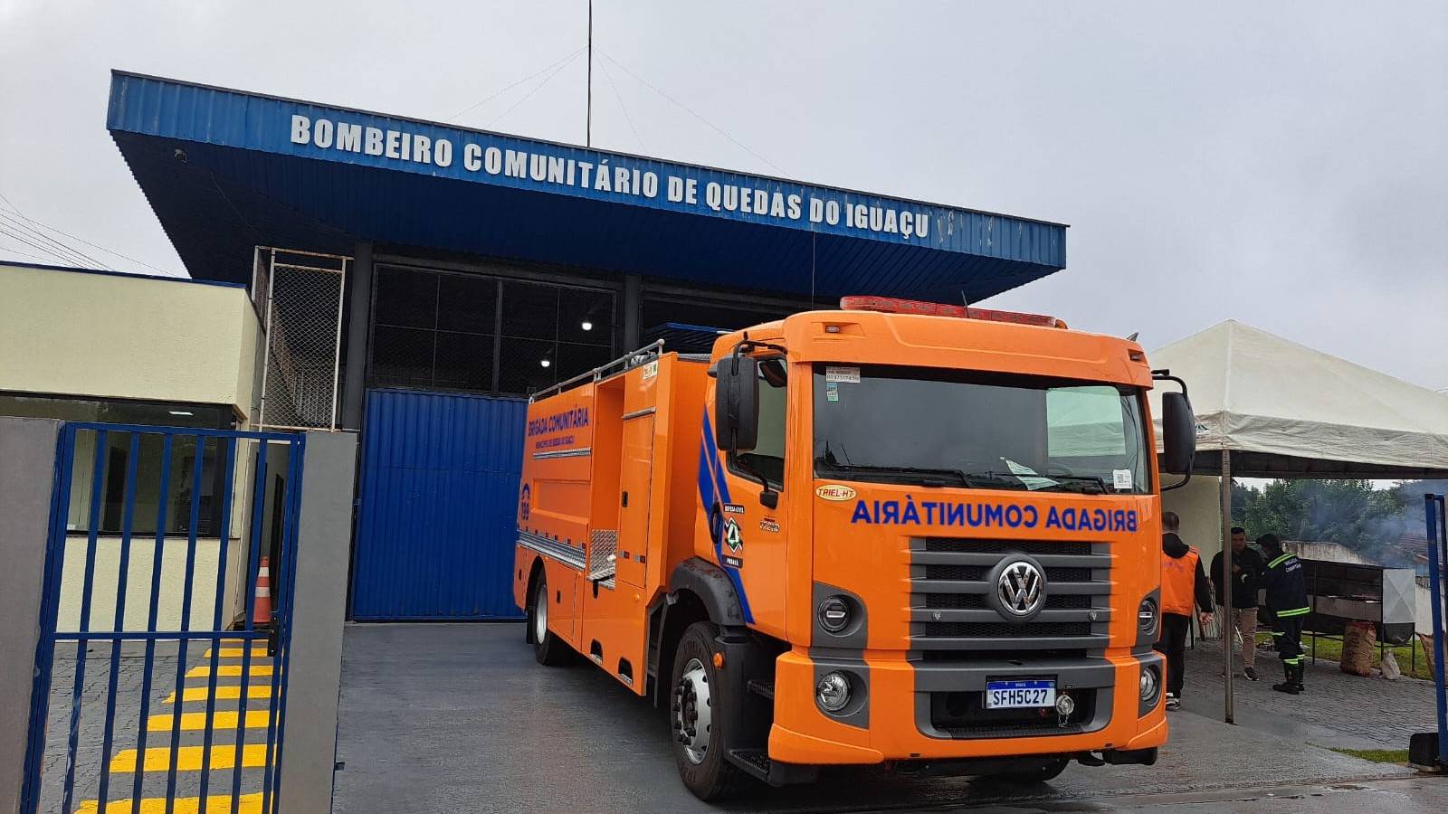 Brigada Comunitária de Quedas do Iguaçu recebe reforço com novo Caminhão ABTR e reforma do posto