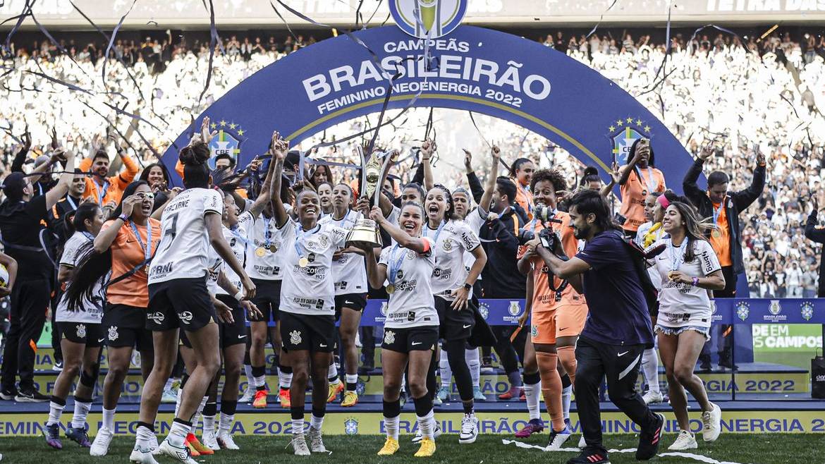 Corinthians goleia Inter para ficar com título do Brasileiro Feminino