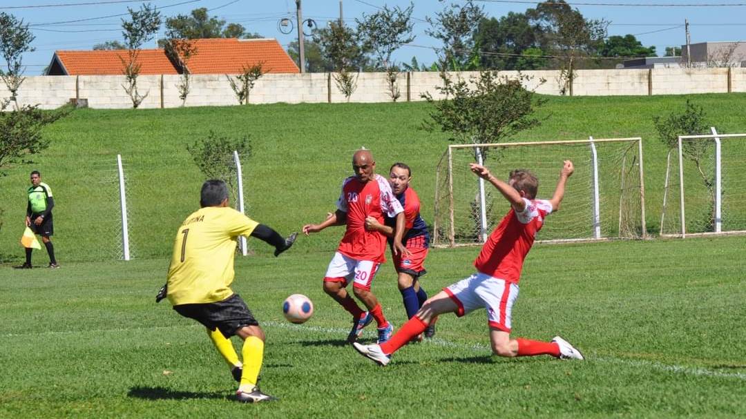 Cafelândia conquista título no “Jogos Bom de Bola” na categoria Máster + 50