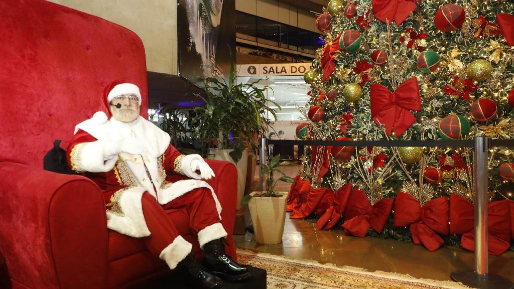 Papai Noel começa a visitar escolas do interior nesta sexta-feira