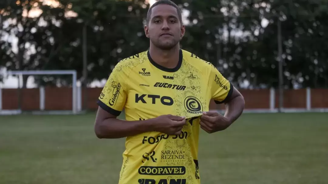 FC Cascavel contrata jovem zagueiro Arthur para a disputa da Série D