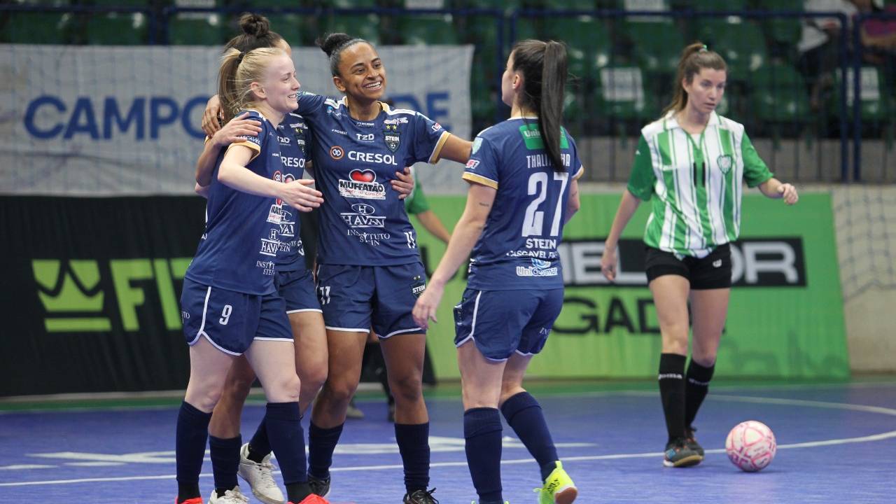 Stein Cascavel vence Pinocho da Argentina e está na semifinal da Copa Mundo do Futsal