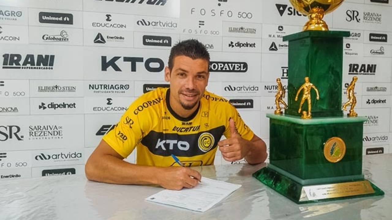 FC Cascavel renova com zagueiro Diego Giaretta para temporada de 2022