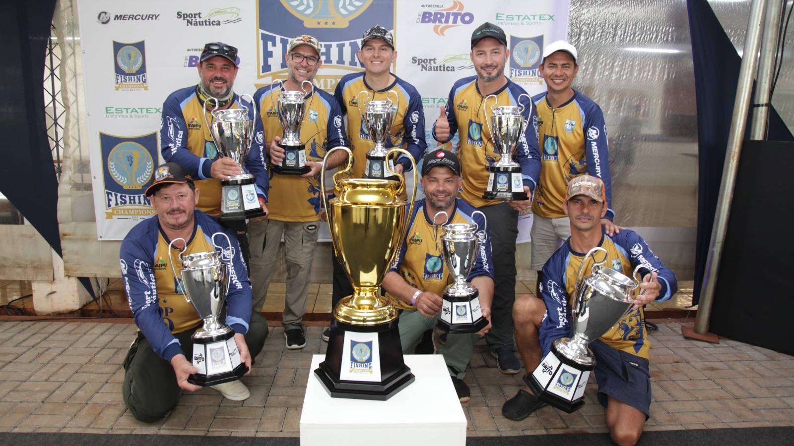 Campeonato de pesca reúne cerca de 60 participantes no Lago de Itaipu no Paraná