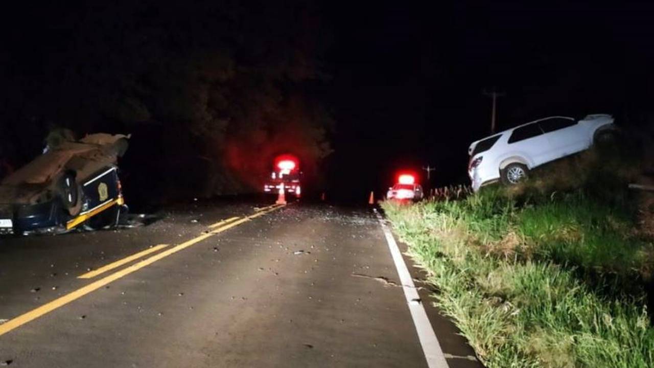 PRF que se envolveu em um gravíssimo acidente na BR-158; é transferido para hospital de Cascavel