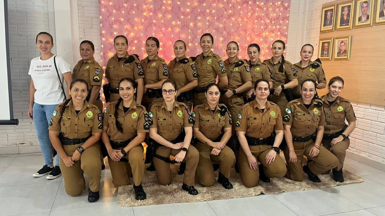 Policiais Militares Femininas do 31º BPM participam de chá de rosas em Tupãssi