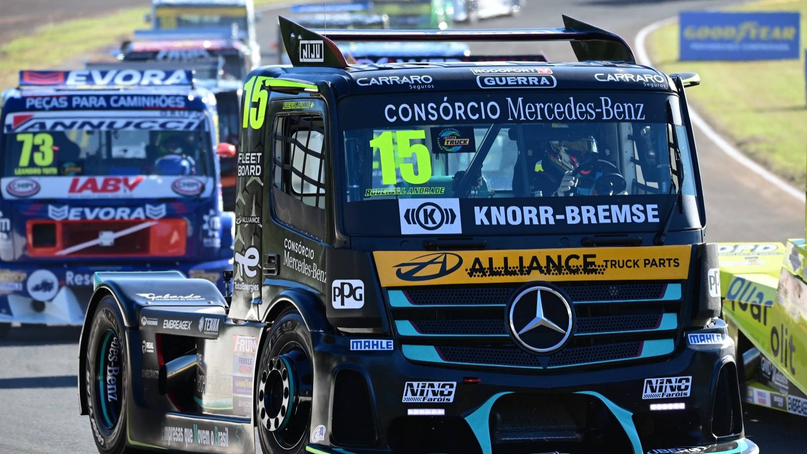 Copa Truck: Beto Monteiro lidera sexta-feira de treinos em