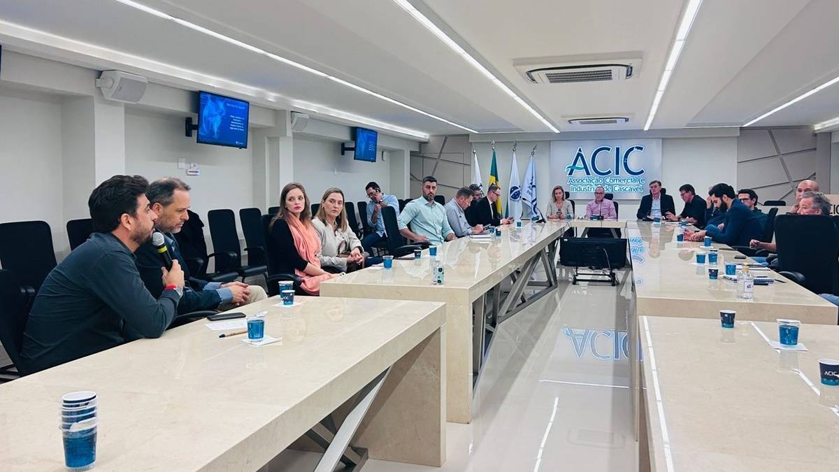 Encontro debate nova licitação do porto seco em Cascavel