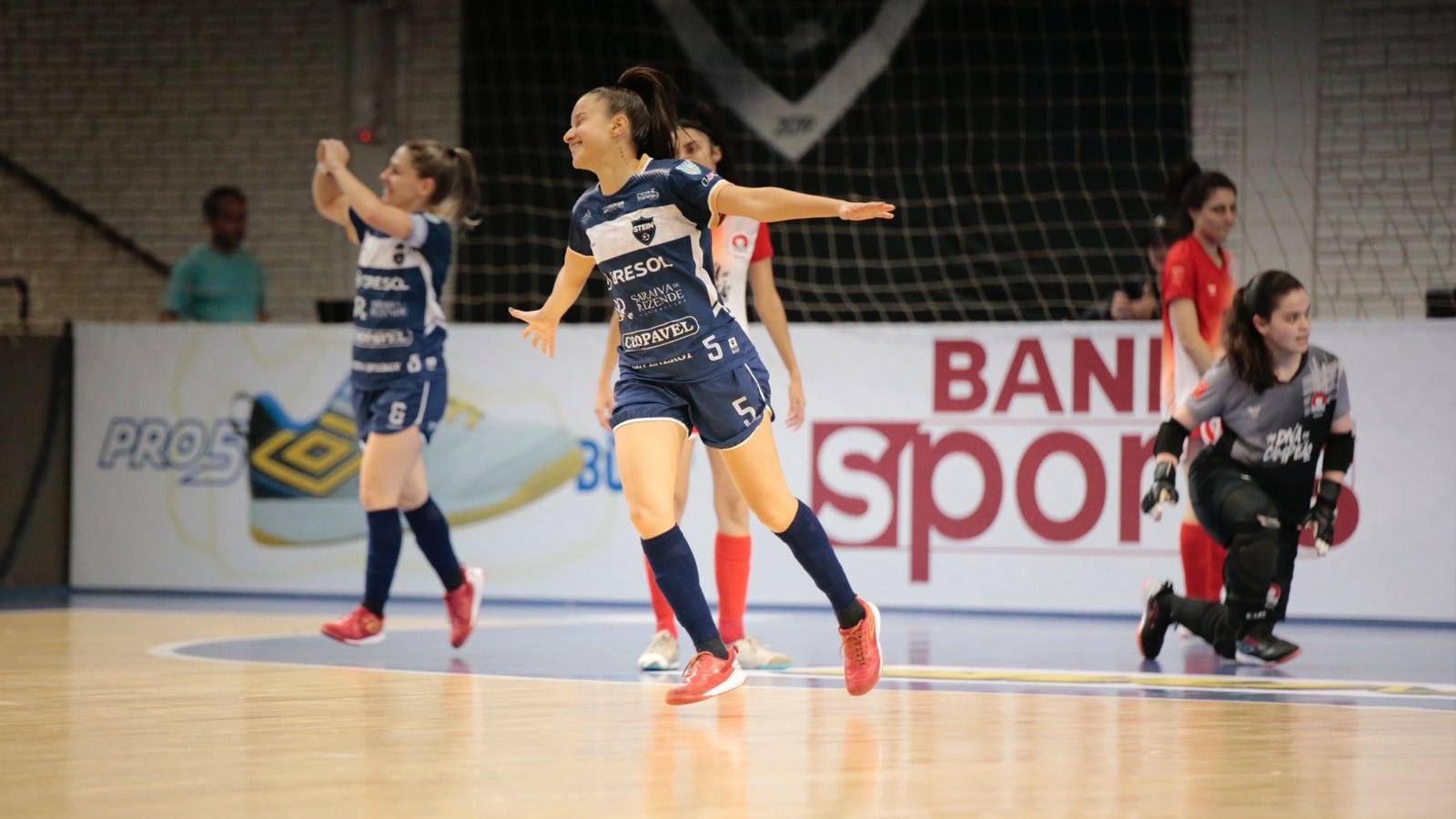 Stein Cascavel inicia Copa Mundo de Futsal com goleada sobre o Sogipa